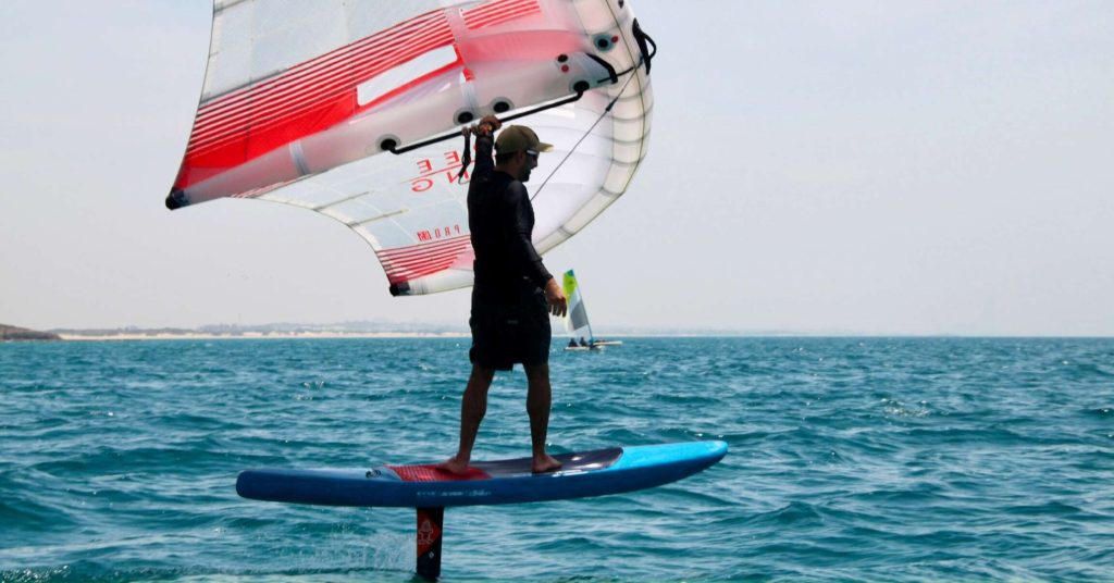 New to wingfoiling? This 2025 beginner gear guide breaks down the best boards and wings to help you glide smoother, fall less, and progress faster—while still looking like you know what you’re doing.